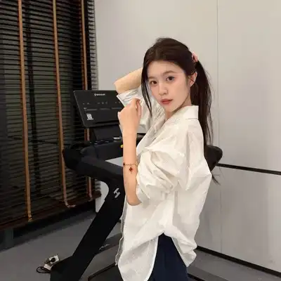 万伟思
